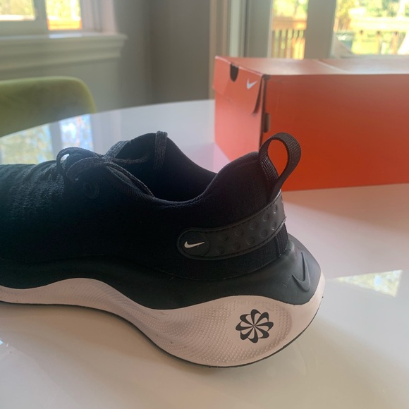 Women’s Nike Infinity Reactx Run 4 size 8 - Picture 3 of 8